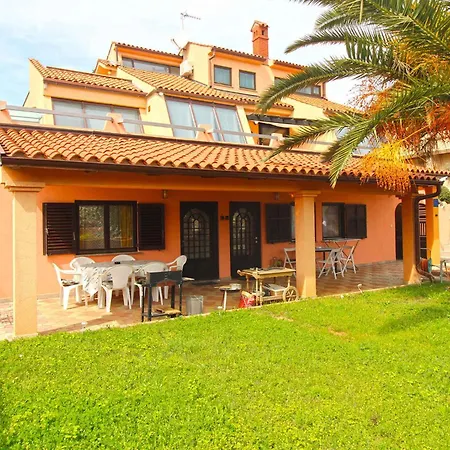 Appartamento Beachfront Pjescana Uvala-istrien 50602 *