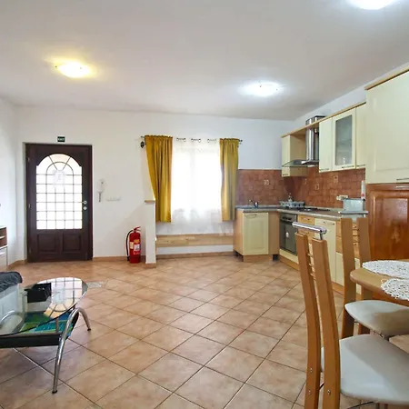 Appartamento Beachfront Pjescana Uvala-istrien 50602
