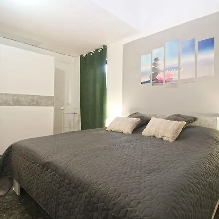 Beachfront Pjescana Uvala-istrien 50602 Appartamento