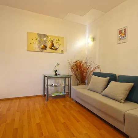 Appartamento Beachfront Pjescana Uvala-istrien 50602 *
